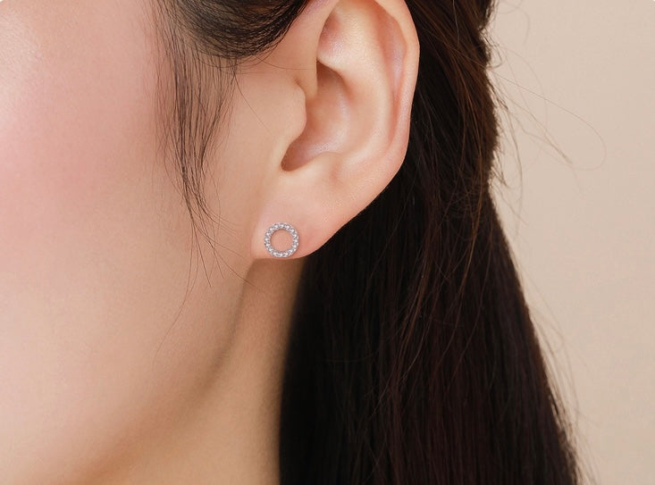 Echte Damen 925 Sterling Silber Einfache Runde Glänzende Ohrstecker mit Steine
