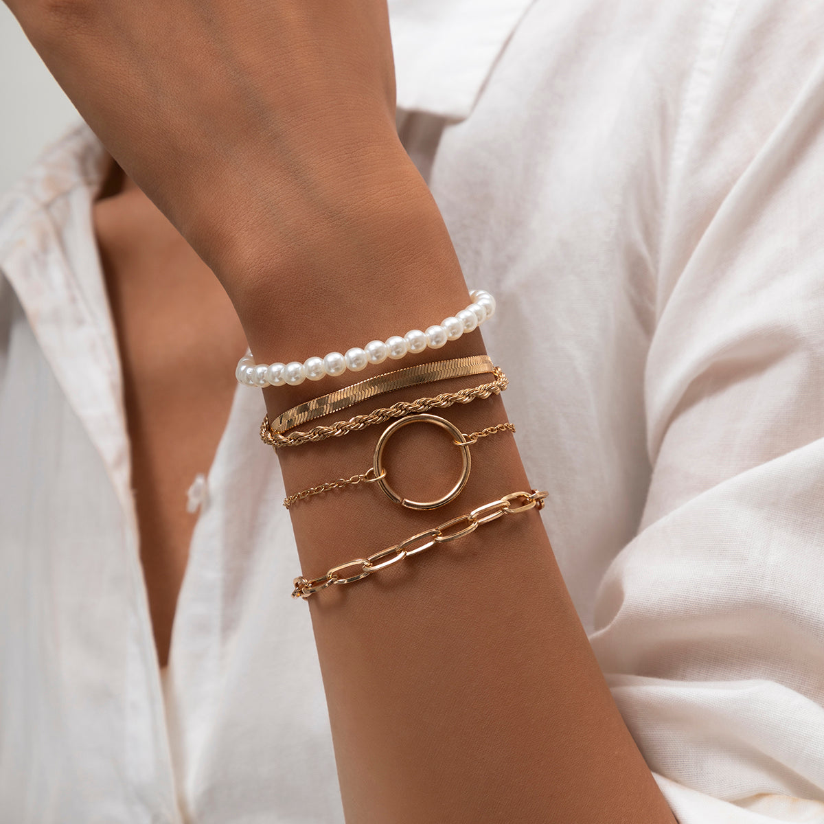 Damen Trendy Armband Set 5-Fach gold mit Perlen Schmuck einzel tragbar in minimalistischem Style