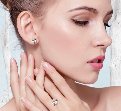 Sterling Silber 925 Ohrringe in Glückssymbol Form für Damen